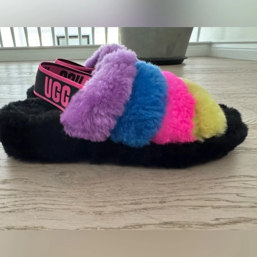 UGG Fluff Yeah Logo Slides size 7